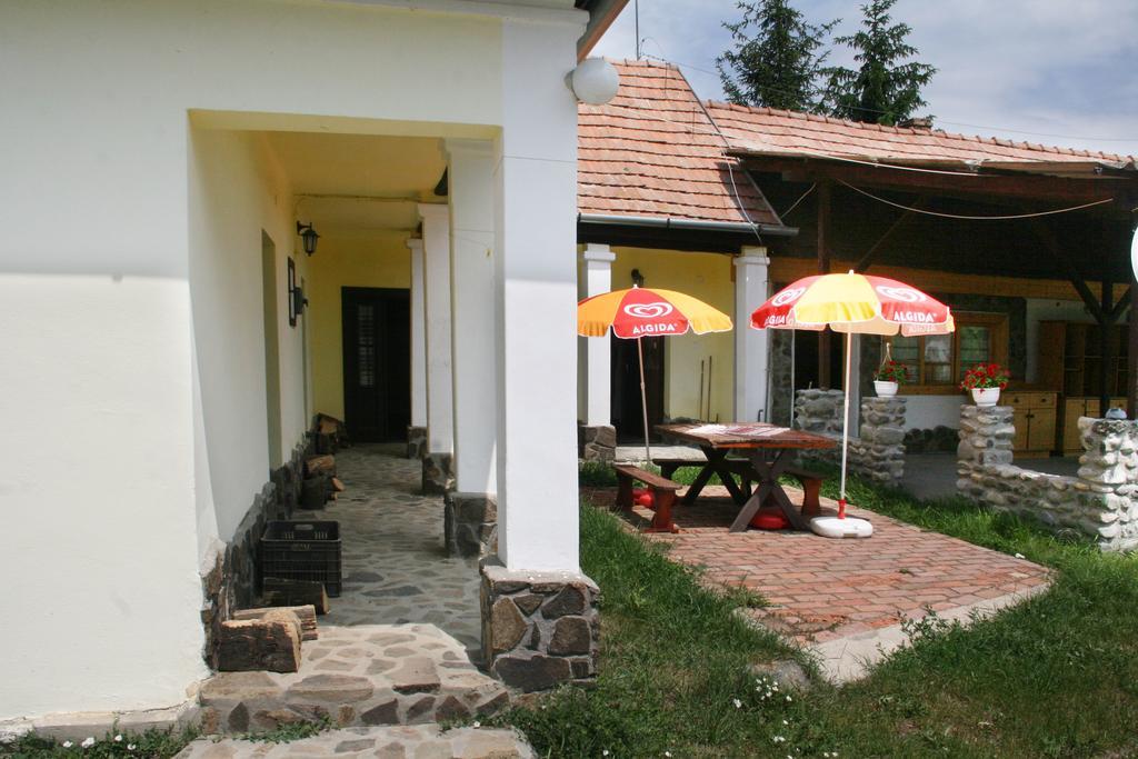 Toldi Vendégház Felsőtold Exterior foto