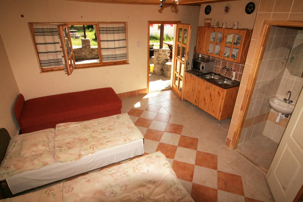 Toldi Vendégház Felsőtold Exterior foto