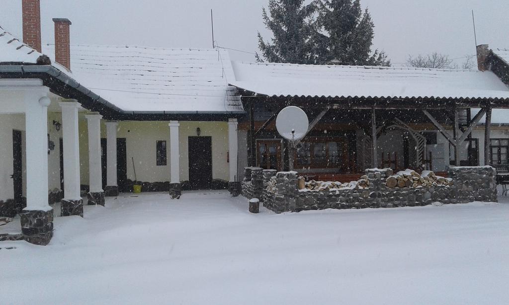 Toldi Vendégház Felsőtold Exterior foto