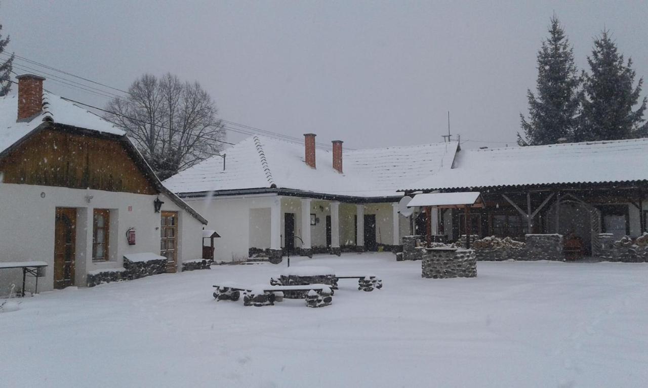 Toldi Vendégház Felsőtold Exterior foto